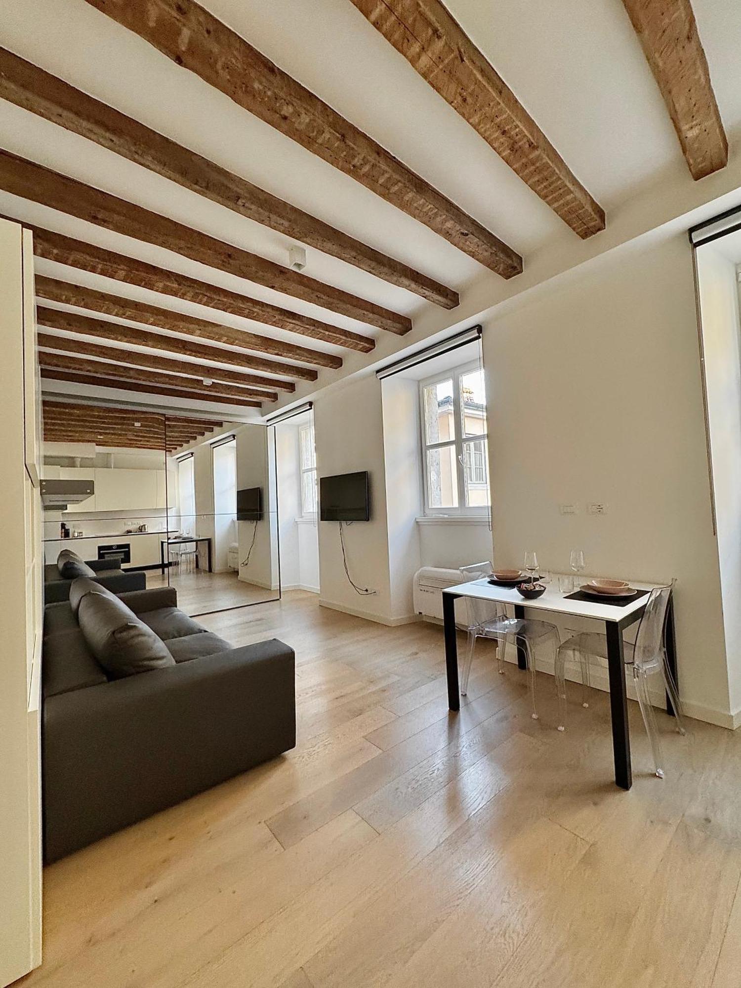 Gold'S House Apartment Trieste Ngoại thất bức ảnh